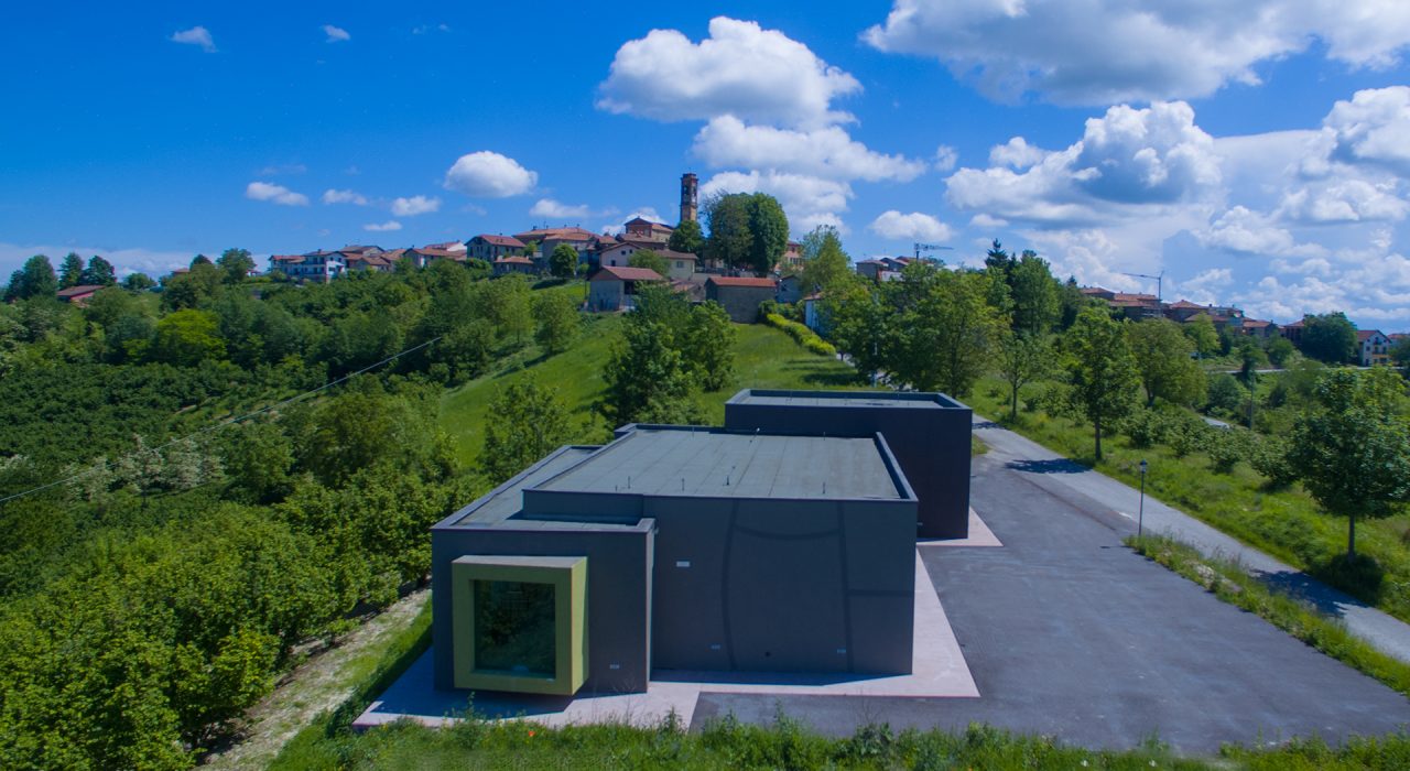 Centro polifunzionale sito nel comune di Serravalle Langhe