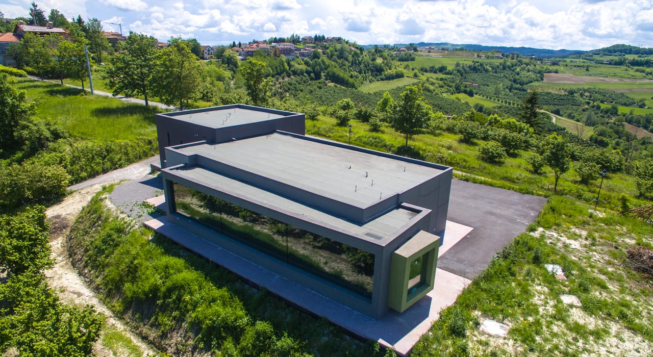Centro polifunzionale sito nel comune di Serravalle Langhe