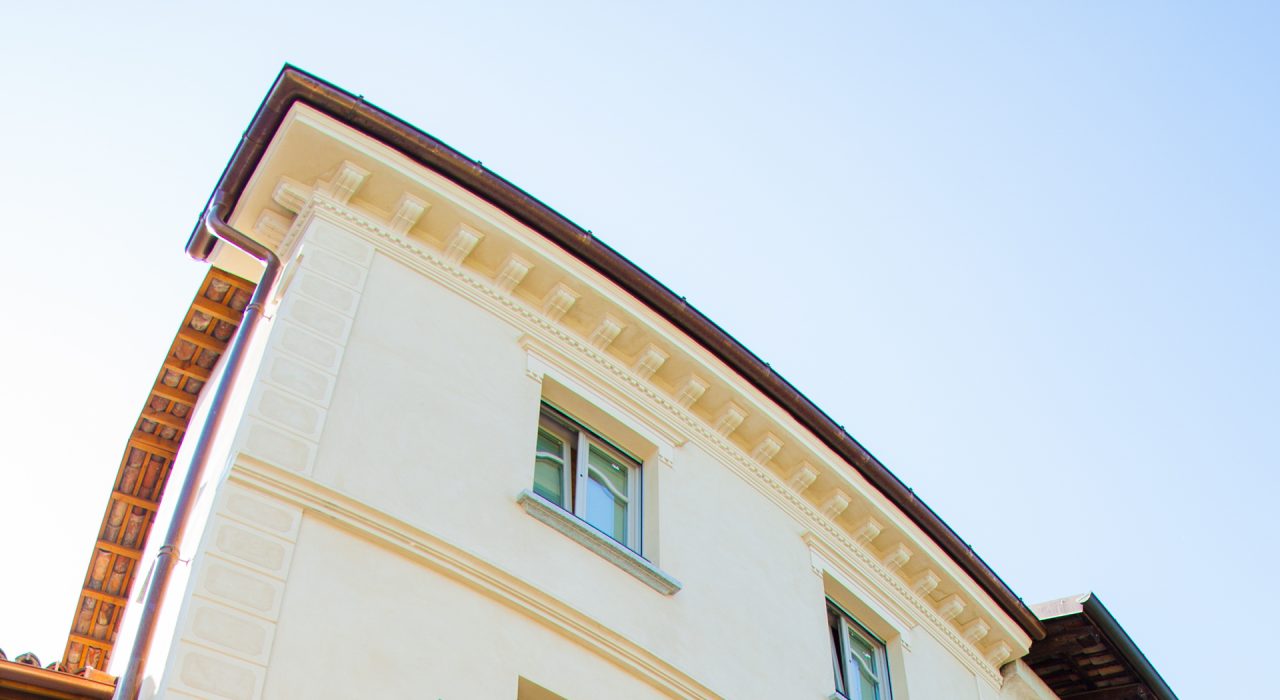 dettaglio facciata palazzo storico - comune di verduno